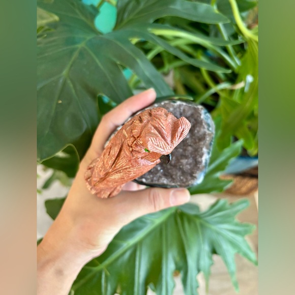 Owl Carving On Amethyst - Picture 2 of 4